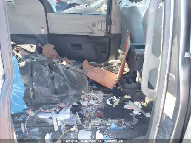 5TDGSKFC5MS013674 Toyota Sienna Xle 7-passenger