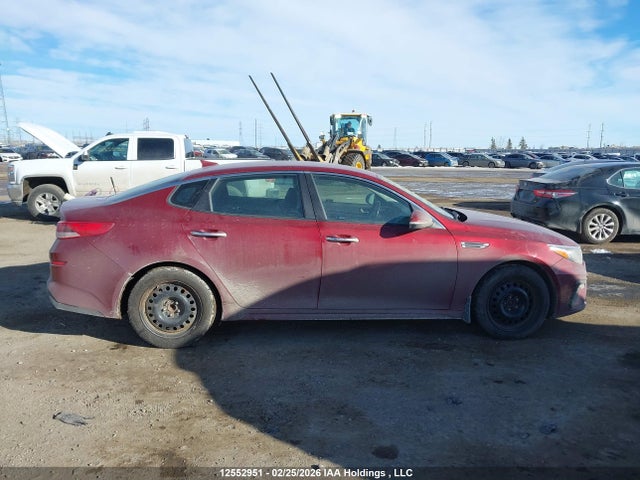 5XXGT4L38KG337679 KIA Optima