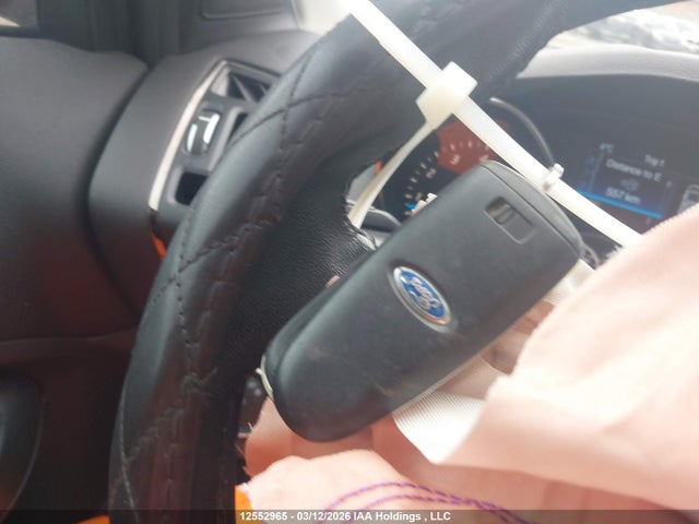 1FMCU9J94EUA41150 Ford Escape Titanium