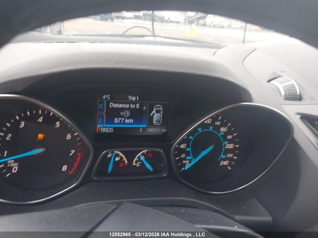 1FMCU9J94EUA41150 Ford Escape Titanium