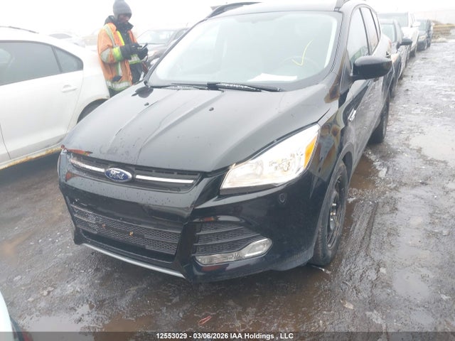 1FMCU0GX8GUA57047 Ford ESCAPE SE