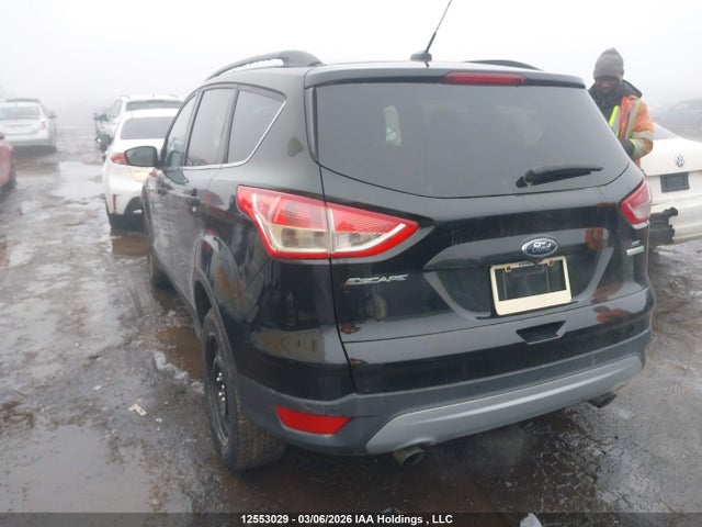 1FMCU0GX8GUA57047 Ford ESCAPE SE