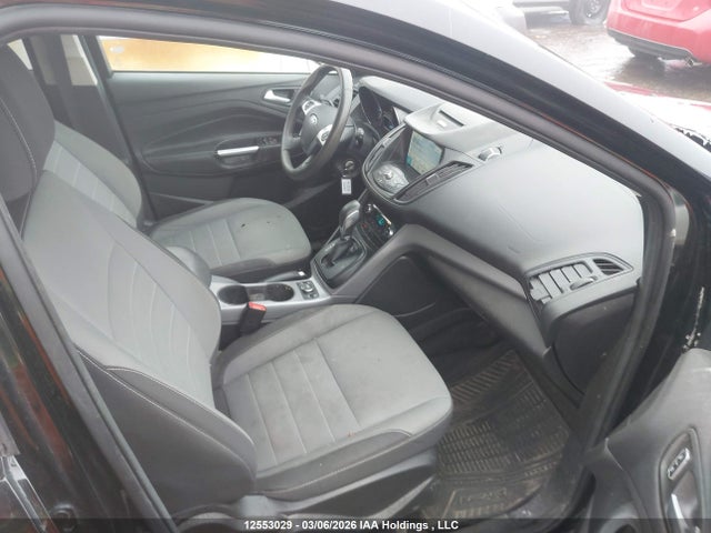1FMCU0GX8GUA57047 Ford ESCAPE SE