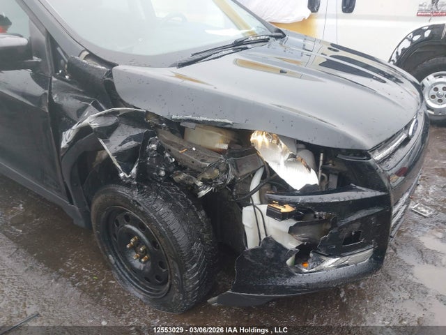 1FMCU0GX8GUA57047 Ford ESCAPE SE