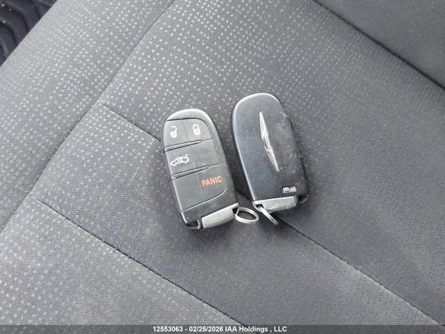 Chrysler 200 LX 2015 1C3CCCFB7FN717395 Image 11