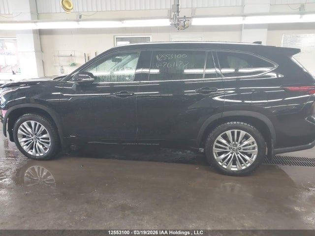 Aukcja sprzedaży 2026 Toyota Highlander Hybrid Limited/hybrid Platinum, vin: 5TDEBRCH4TS701177, numer aukcji: 12553100