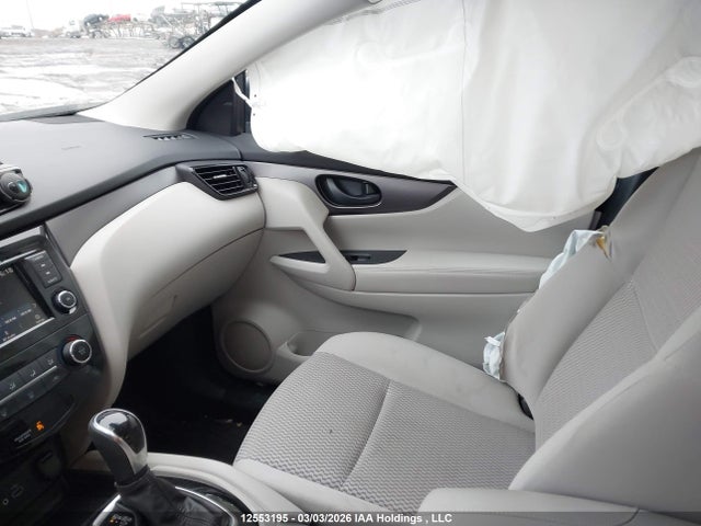 JN1BJ1AV4PW000695 Nissan Qashqai S 4dr2wd