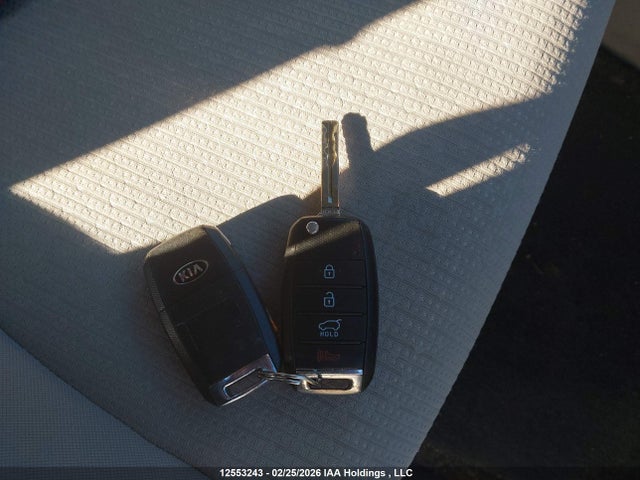 Aukcja sprzedaży 2017 Kia Sedona Lx, vin: KNDMB5C14H6290846, numer aukcji: 12553243
