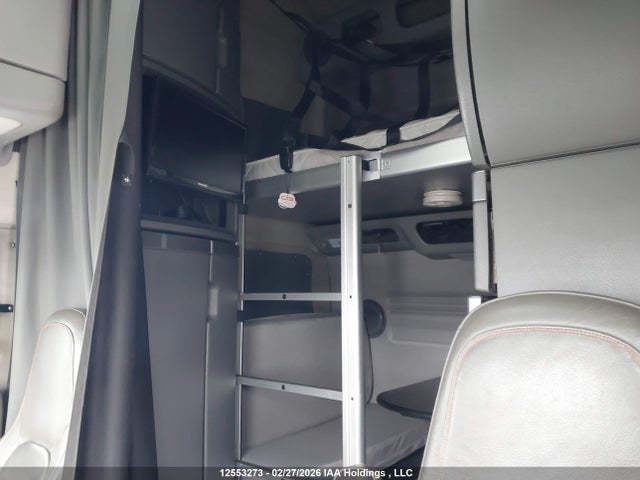 4V4NC9EJ4JN901027 Volvo VNL