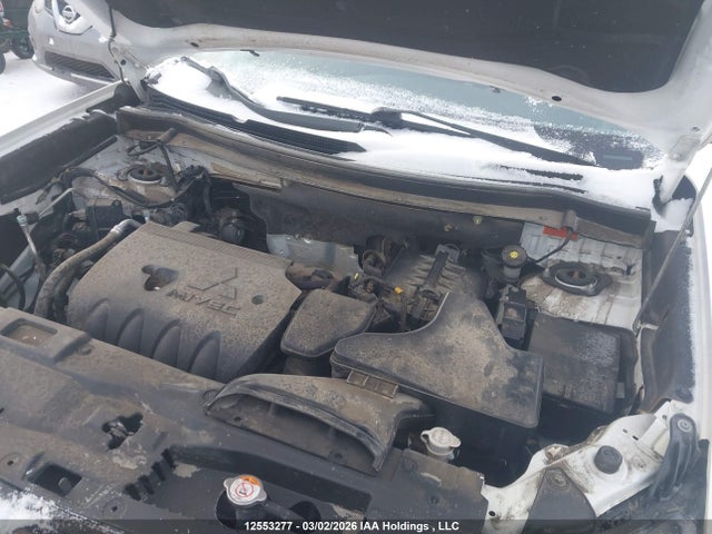 12553277 :رقم المزاد ، JA4AZ2A38GZ600246 vin ، 2016 Mitsubishi Outlander Es مزاد بيع