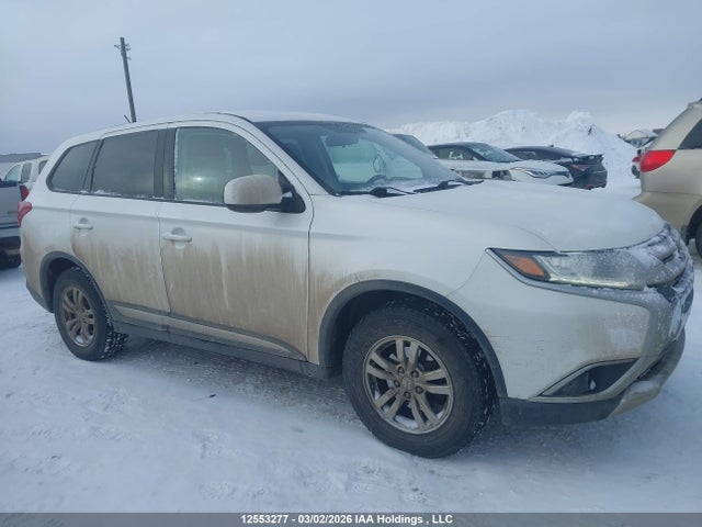 12553277 :رقم المزاد ، JA4AZ2A38GZ600246 vin ، 2016 Mitsubishi Outlander Es مزاد بيع