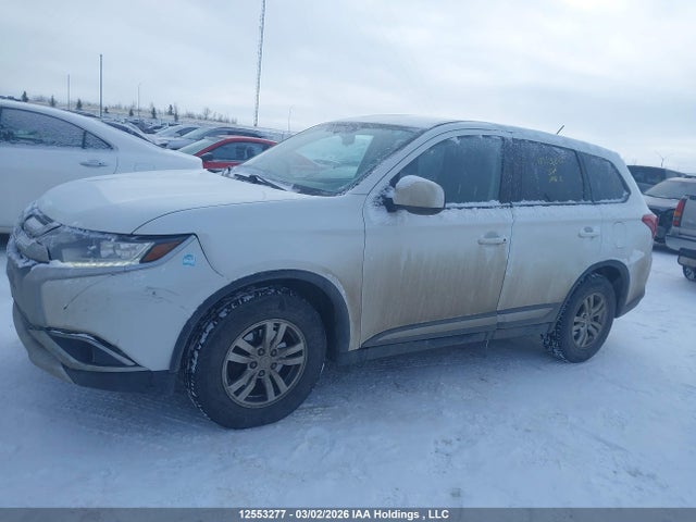 12553277 :رقم المزاد ، JA4AZ2A38GZ600246 vin ، 2016 Mitsubishi Outlander Es مزاد بيع