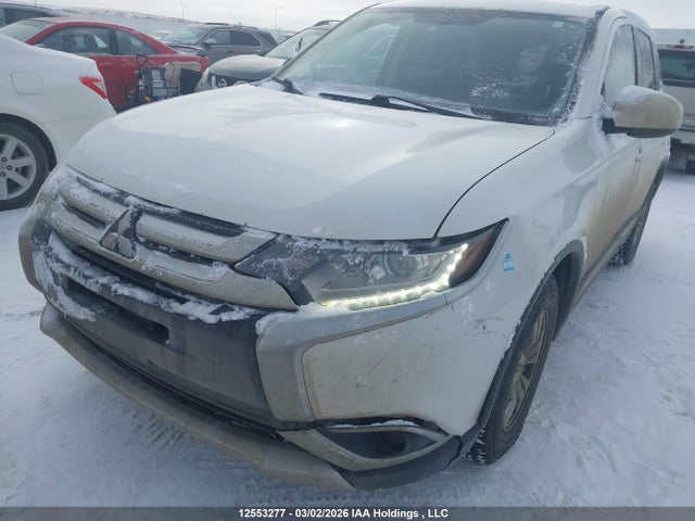 12553277 :رقم المزاد ، JA4AZ2A38GZ600246 vin ، 2016 Mitsubishi Outlander Es مزاد بيع