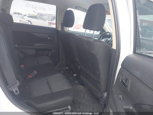 12553277 :رقم المزاد ، JA4AZ2A38GZ600246 vin ، 2016 Mitsubishi Outlander Es مزاد بيع