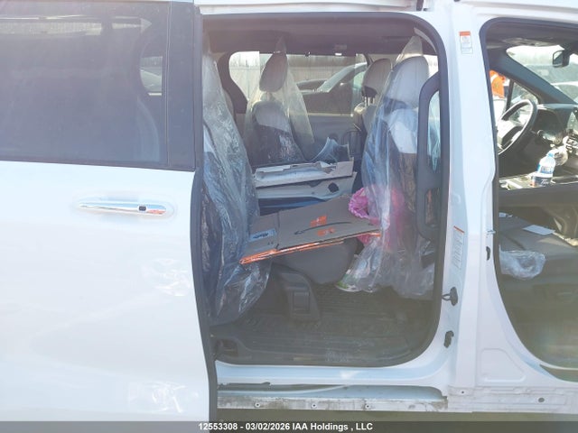 5TDGRKEC9NS084181 Toyota Sienna Le/xle/xse/limited/platinum