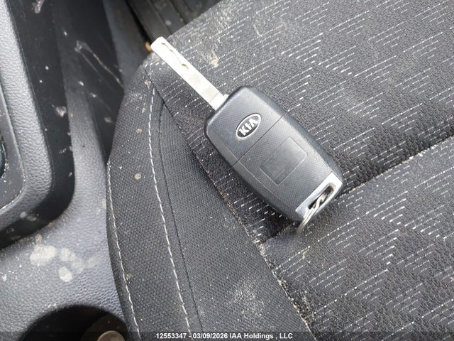 3KPA24ABXJE128261 KIA Rio