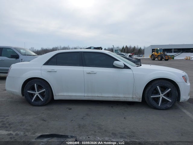 Продажа на аукционе авто 2014 Chrysler 300 S, vin: 2C3CCABG8EH305676, номер лота: 12553405