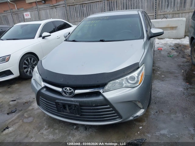 12553445 :رقم المزاد ، 4T1BF1FK9HU338115 vin ، 2017 Toyota Camry Le/xle/se/xse مزاد بيع