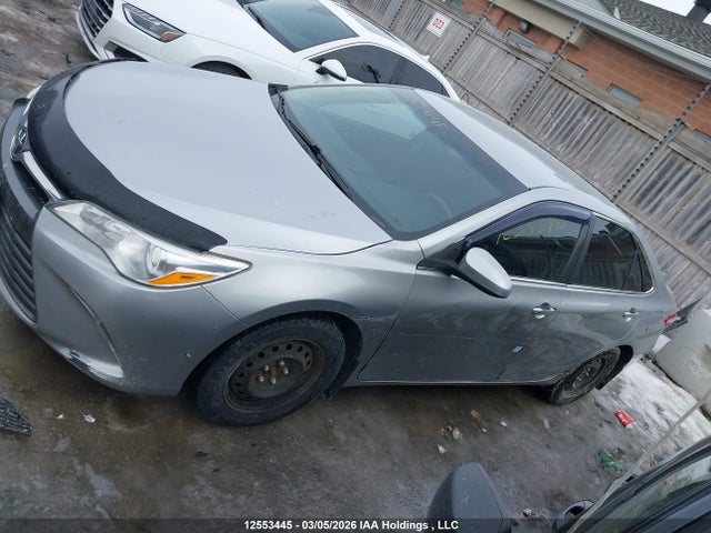 12553445 :رقم المزاد ، 4T1BF1FK9HU338115 vin ، 2017 Toyota Camry Le/xle/se/xse مزاد بيع