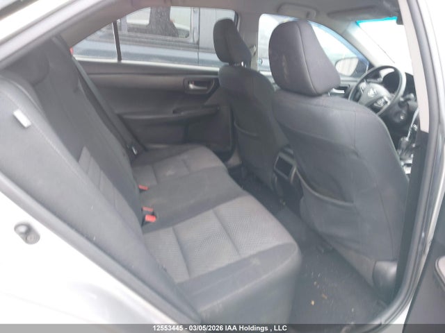 12553445 :رقم المزاد ، 4T1BF1FK9HU338115 vin ، 2017 Toyota Camry Le/xle/se/xse مزاد بيع