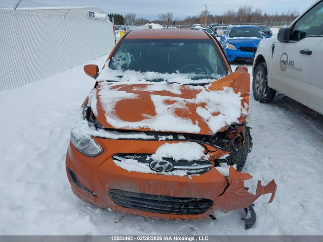 KMHCT5AE8GU261337 Hyundai ACCENT SE