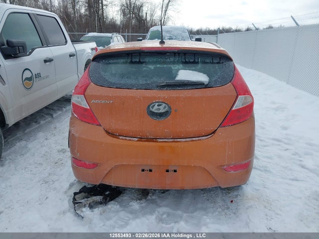 KMHCT5AE8GU261337 Hyundai ACCENT SE