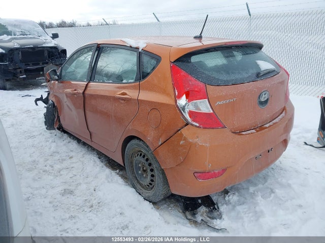 KMHCT5AE8GU261337 Hyundai ACCENT SE