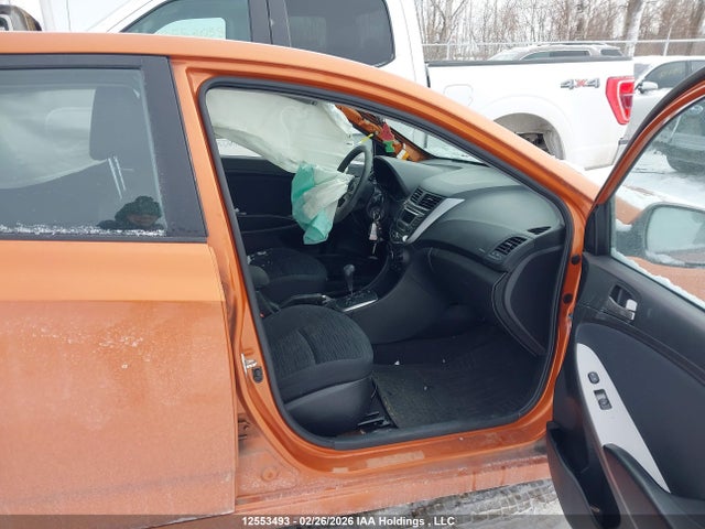 KMHCT5AE8GU261337 Hyundai ACCENT SE