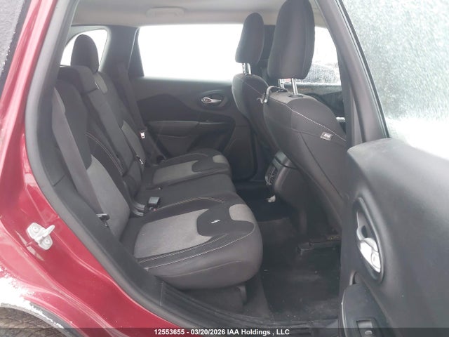 1C4PJLAB8FW737496 Jeep Cherokee