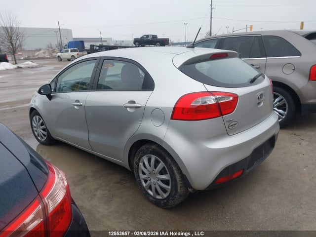 12553657 :رقم المزاد ، KNADM5A38C6734590 vin ، 2012 Kia Rio Lx مزاد بيع