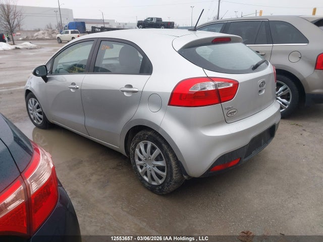 12553657 :رقم المزاد ، KNADM5A38C6734590 vin ، 2012 Kia Rio Lx مزاد بيع