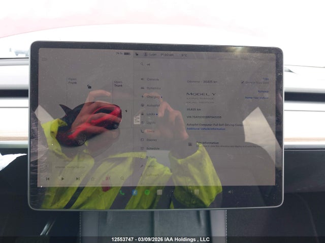 2024 Tesla Model Y მანქანა იყიდება აუქციონზე, vin: 7SAYGDEE8RF043206, აუქციონის ნომერი: 12553747