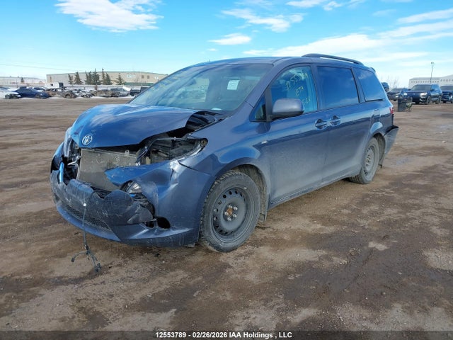 Продажа на аукционе авто 2017 Toyota Sienna Le, vin: 5TDJZ3DC0HS169492, номер лота: 12553789