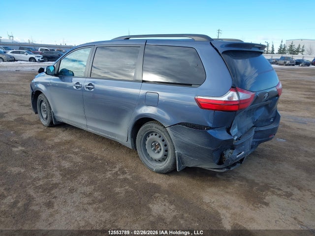 Продажа на аукционе авто 2017 Toyota Sienna Le, vin: 5TDJZ3DC0HS169492, номер лота: 12553789