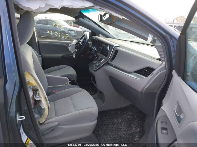 Продажа на аукционе авто 2017 Toyota Sienna Le, vin: 5TDJZ3DC0HS169492, номер лота: 12553789