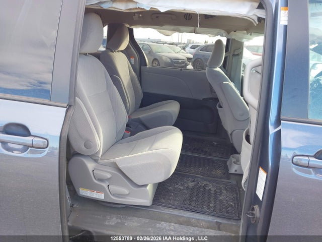 Продажа на аукционе авто 2017 Toyota Sienna Le, vin: 5TDJZ3DC0HS169492, номер лота: 12553789