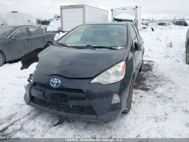 JTDKDTB37E1563845 Toyota PRIUS C