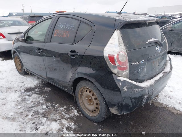 JTDKDTB37E1563845 Toyota PRIUS C