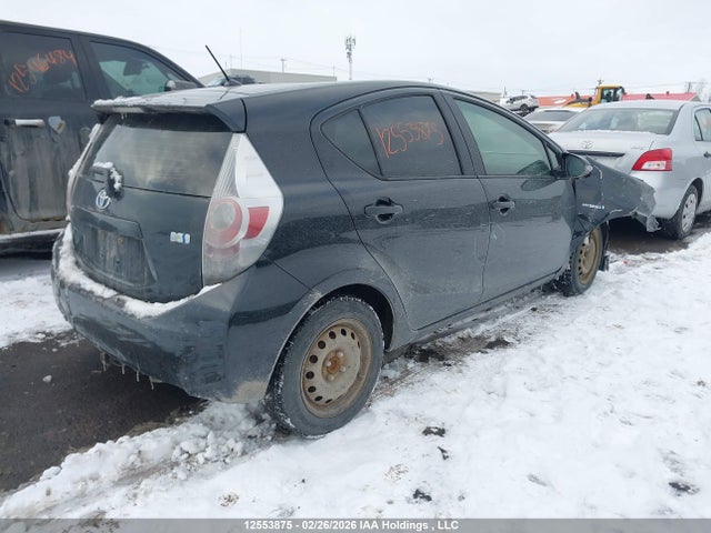 JTDKDTB37E1563845 Toyota PRIUS C