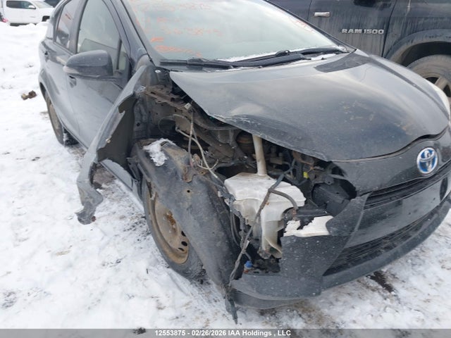 JTDKDTB37E1563845 Toyota PRIUS C