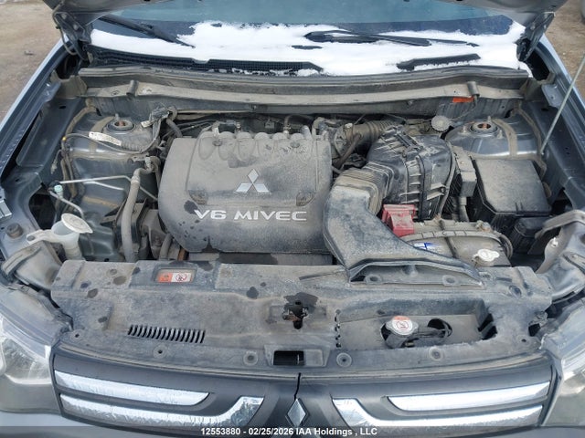 JA4JZ3AX6EZ602907 Mitsubishi Outlander Se