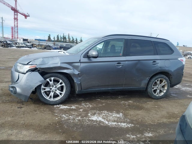 JA4JZ3AX6EZ602907 Mitsubishi Outlander Se
