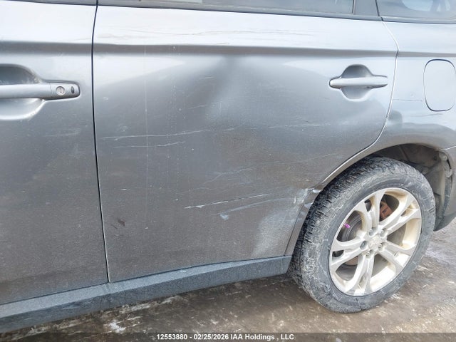 JA4JZ3AX6EZ602907 Mitsubishi Outlander Se
