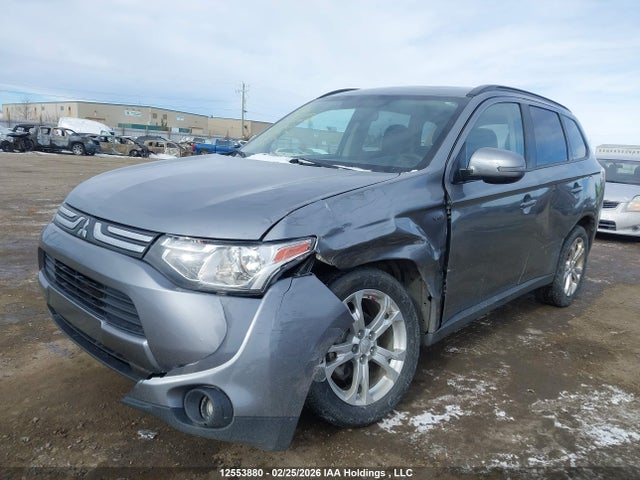 JA4JZ3AX6EZ602907 Mitsubishi Outlander Se