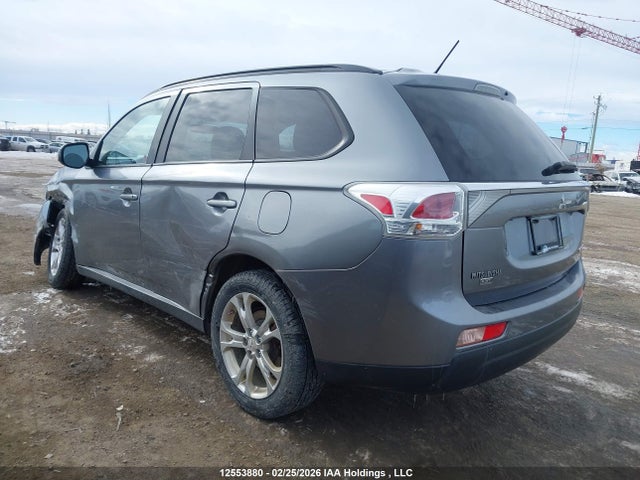 JA4JZ3AX6EZ602907 Mitsubishi Outlander Se