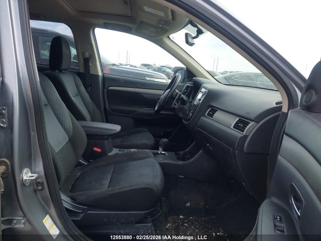 JA4JZ3AX6EZ602907 Mitsubishi Outlander Se