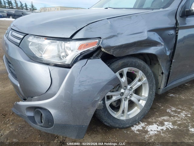 JA4JZ3AX6EZ602907 Mitsubishi Outlander Se