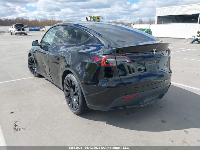 7SAYGDEF3NF563736 Tesla Model Y Performance
