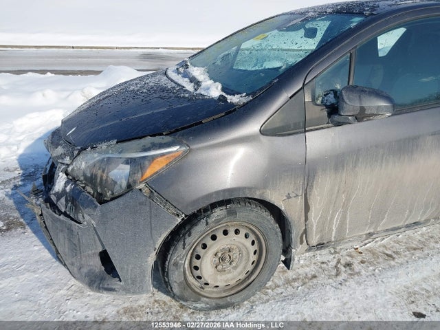 12553946 :رقم المزاد ، VNKKTUD34JA087951 vin ، 2018 Toyota Yaris مزاد بيع