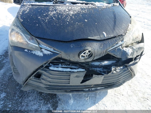 12553946 :رقم المزاد ، VNKKTUD34JA087951 vin ، 2018 Toyota Yaris مزاد بيع